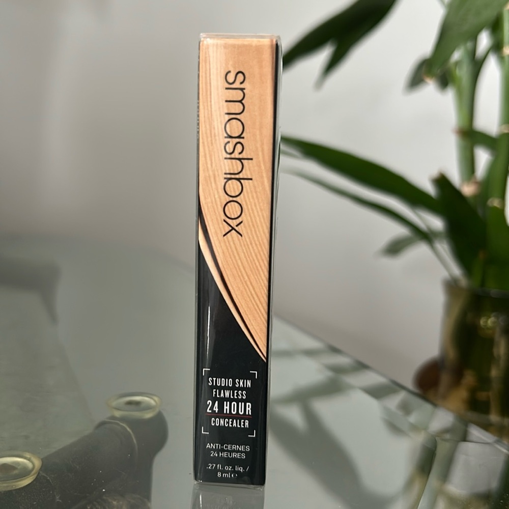 Smashbox Studio Skin Flawless 24 HR Concealer in Light Medium Warm Golden